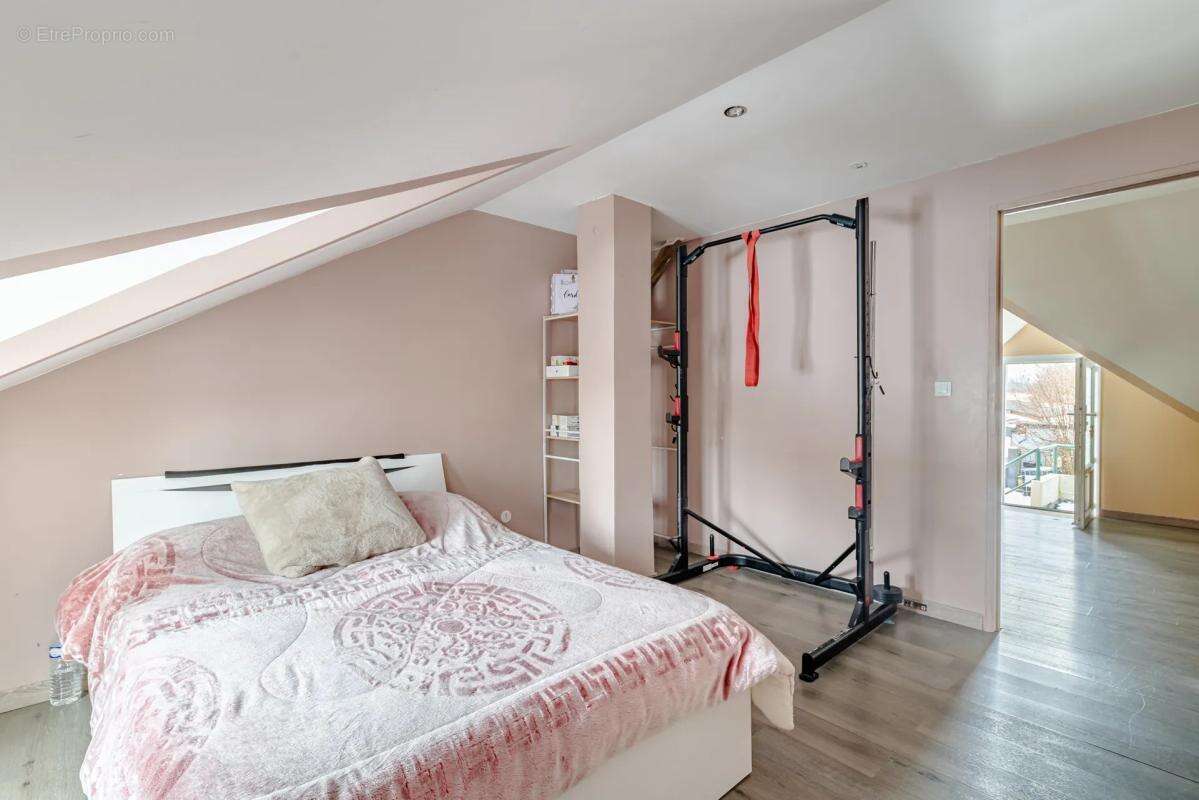 Maison à LE THILLAY