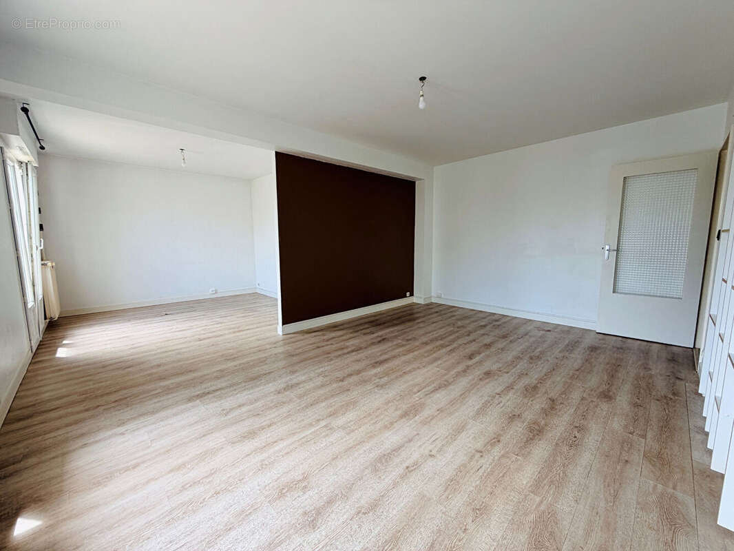 Superbe appartement 4 pièces lumineux à Reims avec balcon et parking - photo 3