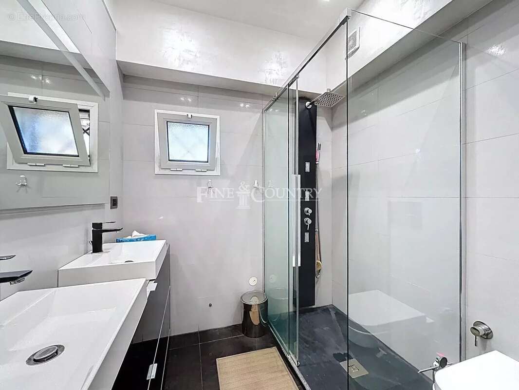 Maison à MANDELIEU-LA-NAPOULE