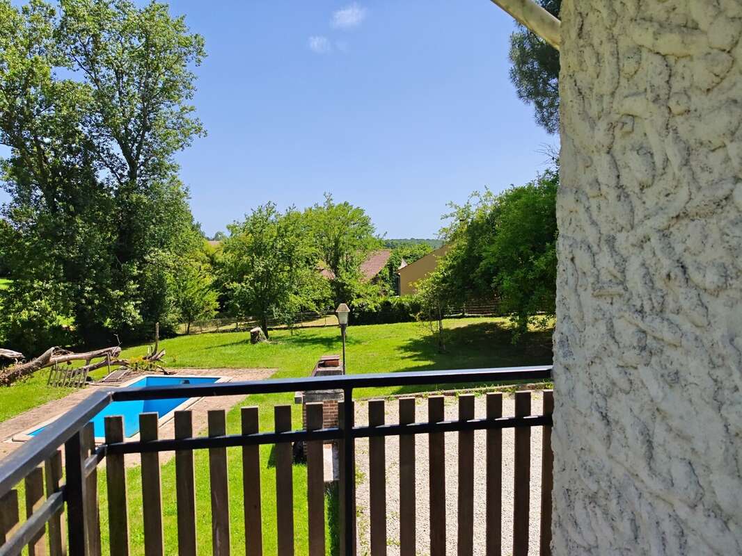 Maison 142 m² à L'abergement-Sainte-Colombe  - photo 6