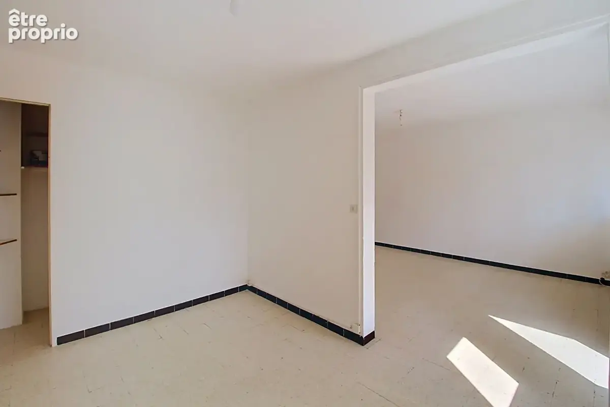 A VENDRE en EXCLUSIVITE à DRAGUIGNAN - Appartement T4 traversant et lumineux - 65m2 - photo 17