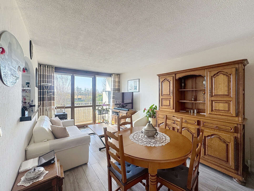 Appartement à CHILLY-MAZARIN