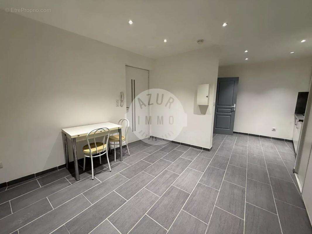 Appartement à ROQUEVAIRE