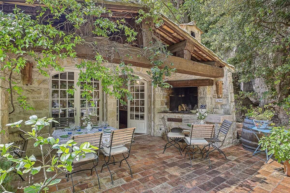 Maison à TOURRETTES-SUR-LOUP