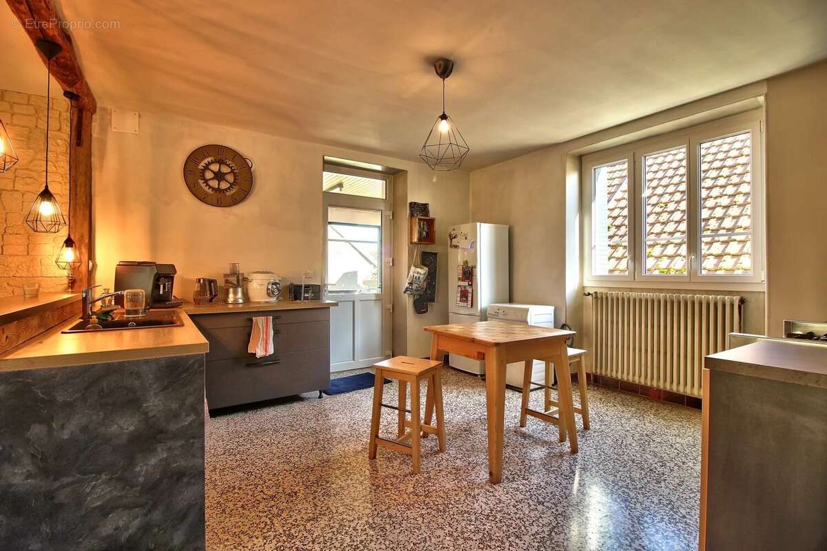 Maison à CHATELLENOT