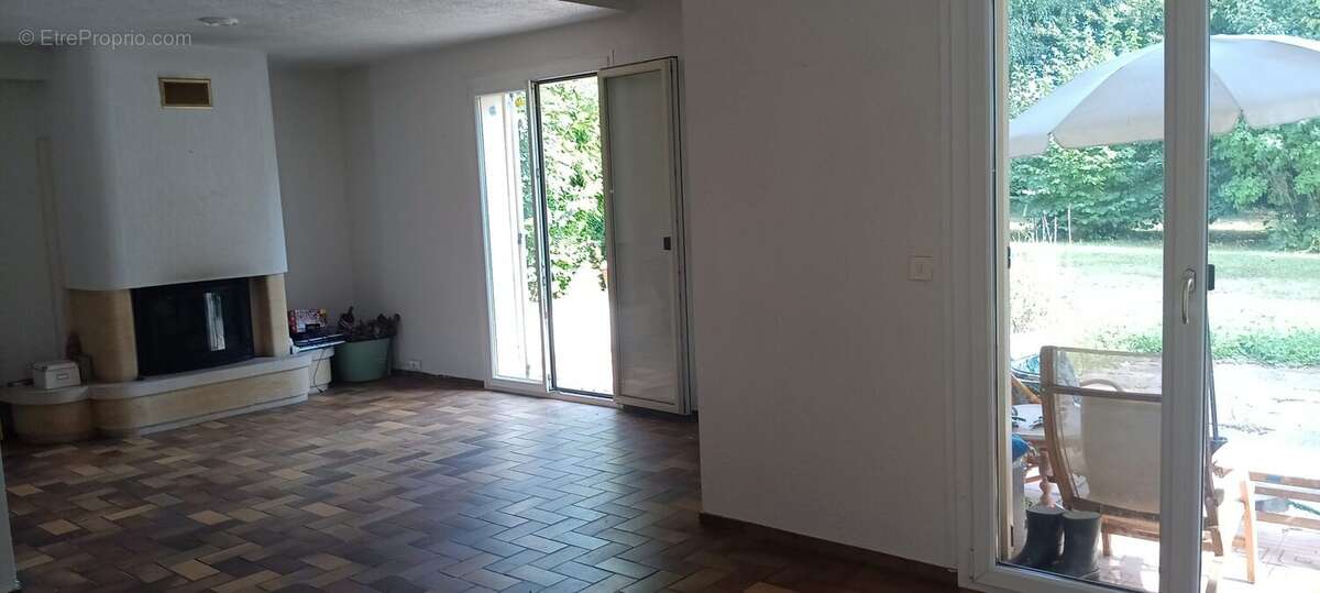 Maison à SAINT-GENIS-POUILLY