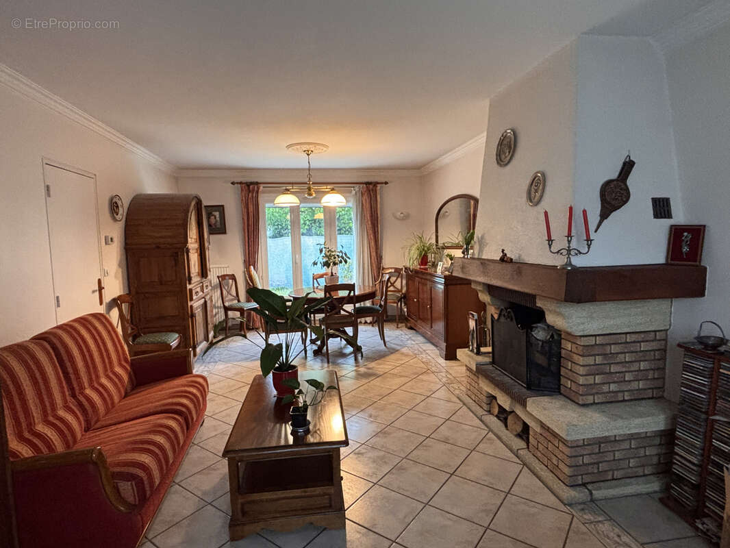 Maison à EZANVILLE