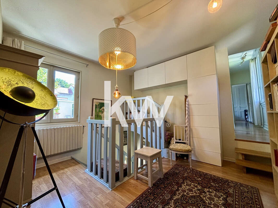 Maison 173 m² à Saint-Etienne  - photo 9