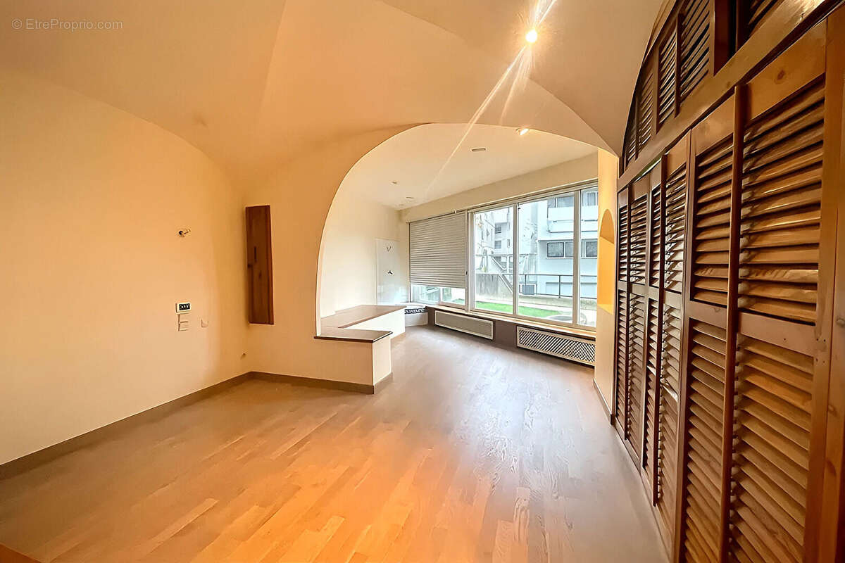 Commerce à IVRY-SUR-SEINE