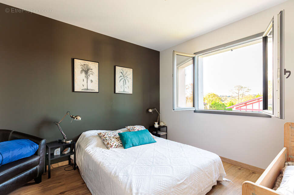 Maison à BASSUSSARRY