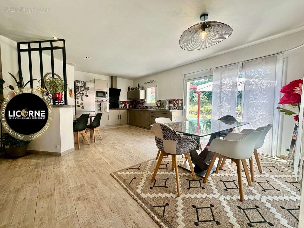 Maison 130 m² à Le Puy-Sainte-Reparade  - photo 2