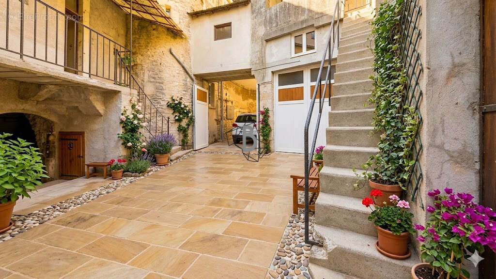 LAISSAC - 160m2 - T5 - photo 14