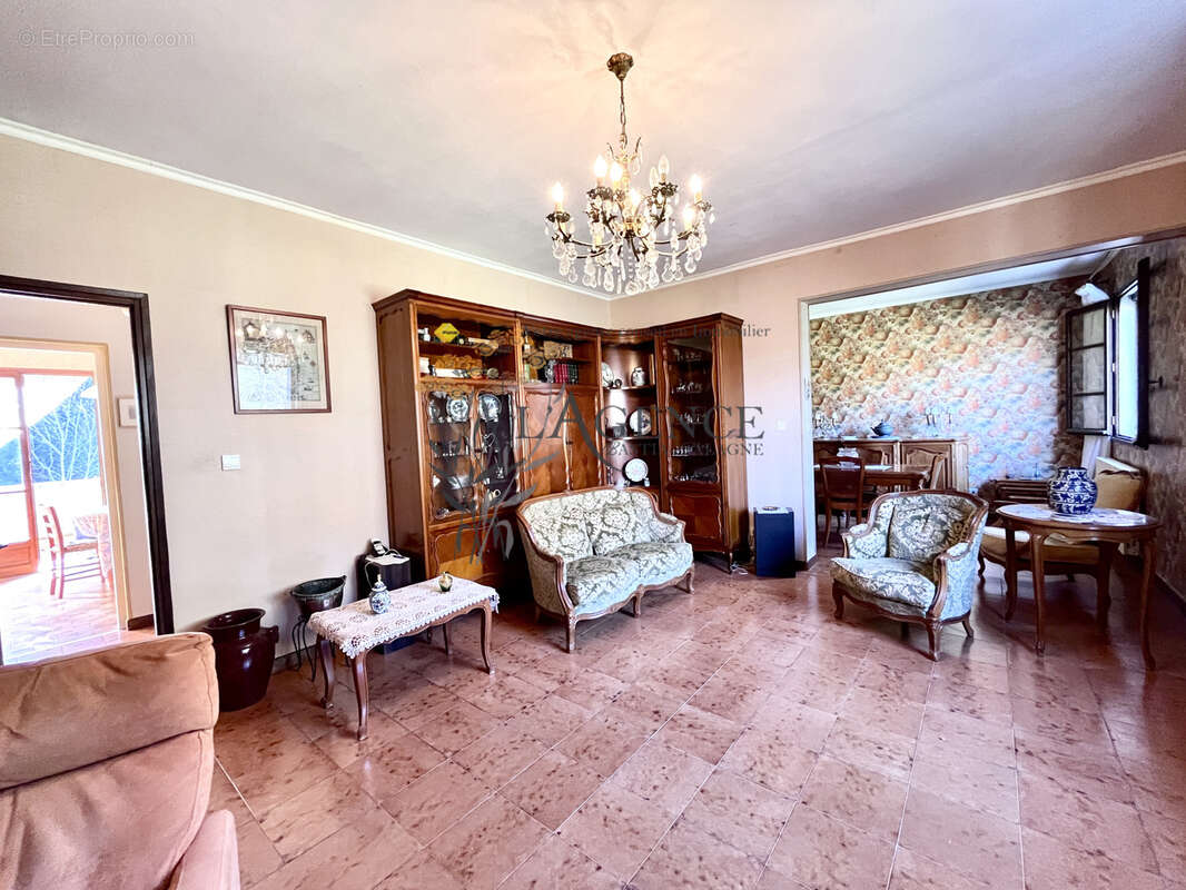Maison à CASTIFAO