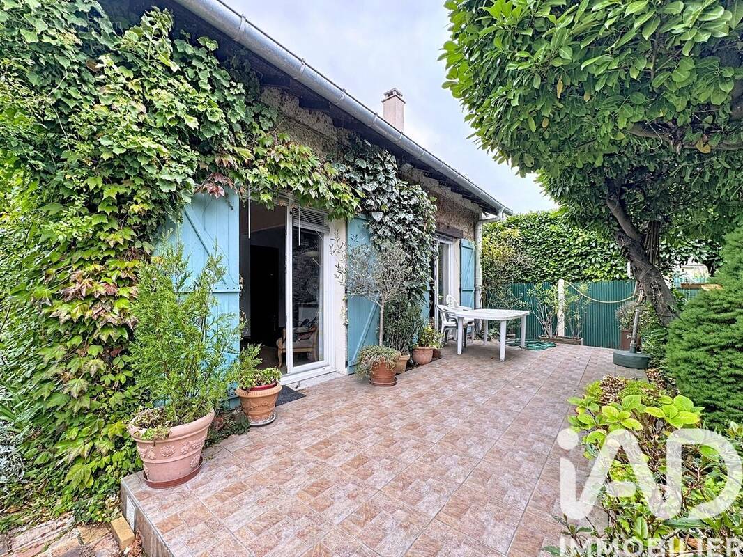 Photo 1 - Maison à LE MESNIL-LE-ROI