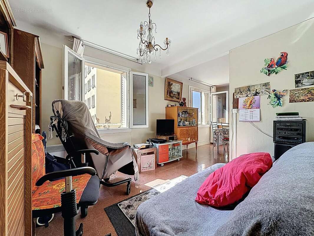 Appartement à MARSEILLE-8E