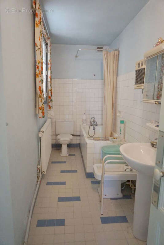 Maison à PARAY-LE-MONIAL