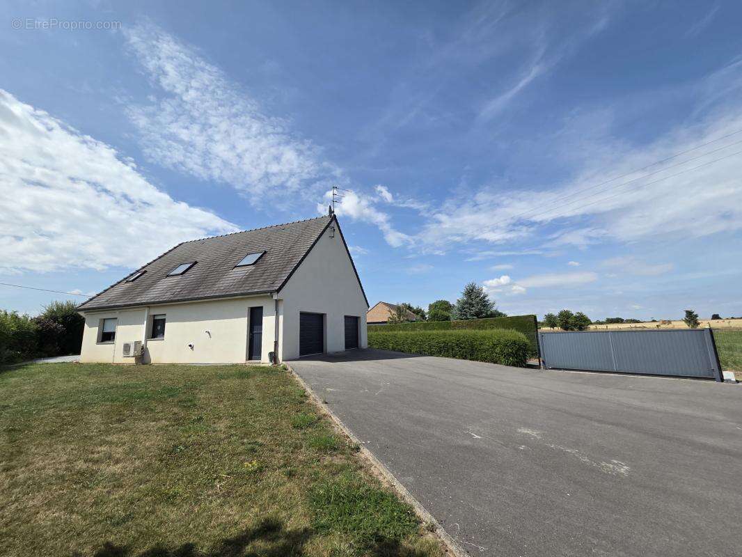 Pavillon contemporain recent offrant 220m² hab sur 2000m² - photo 10