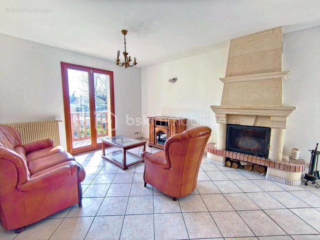 Maison familiale 4 chambres avec sous-sol total et jardin – Un cadre de vie recherché à Noisy-le-Grand - photo 5