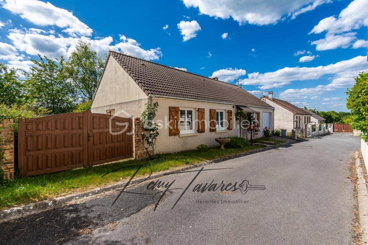 Maison à GREZ-SUR-LOING