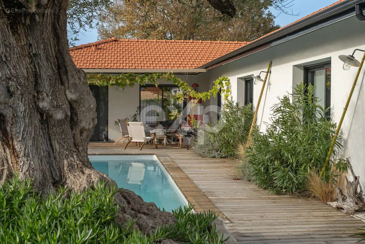 Maison à SALLES
