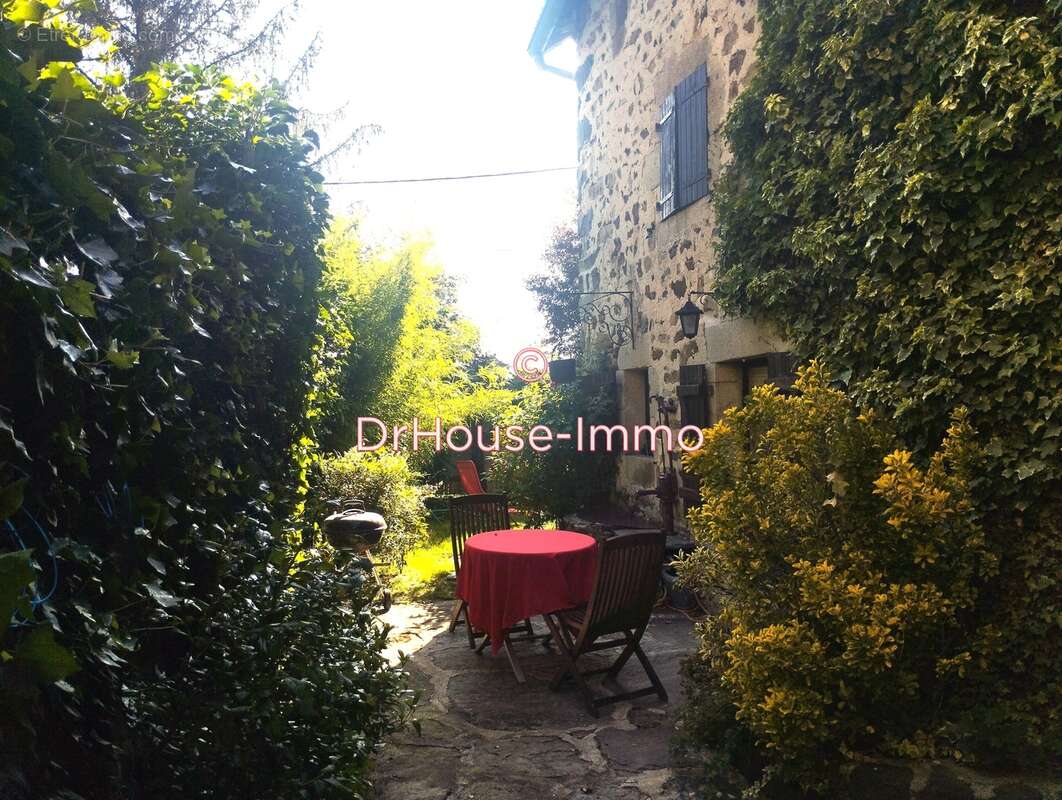 Maison à SAINT-HOSTIEN