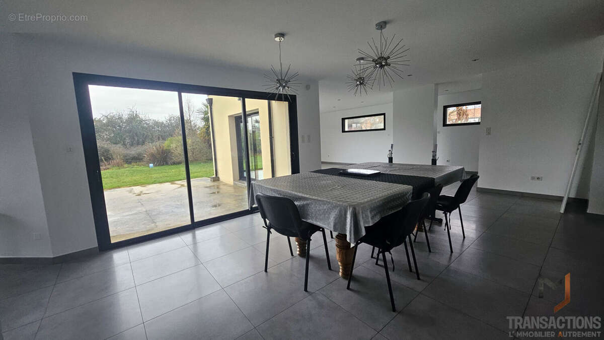 Maison à SAINTE-PAZANNE
