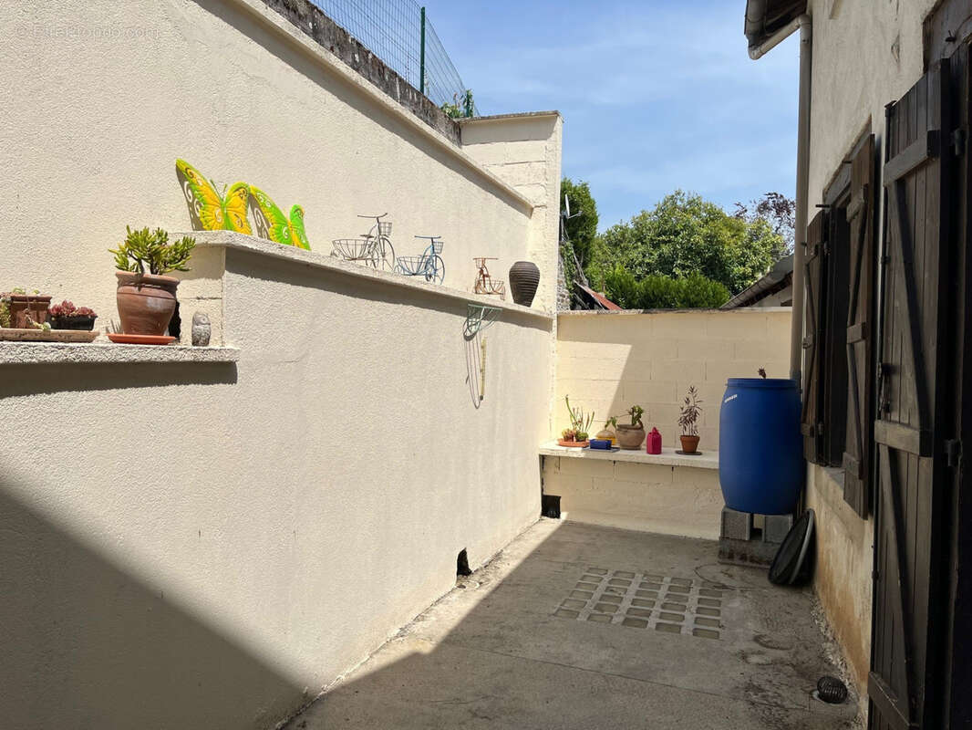 Maison à COUSSAC-BONNEVAL