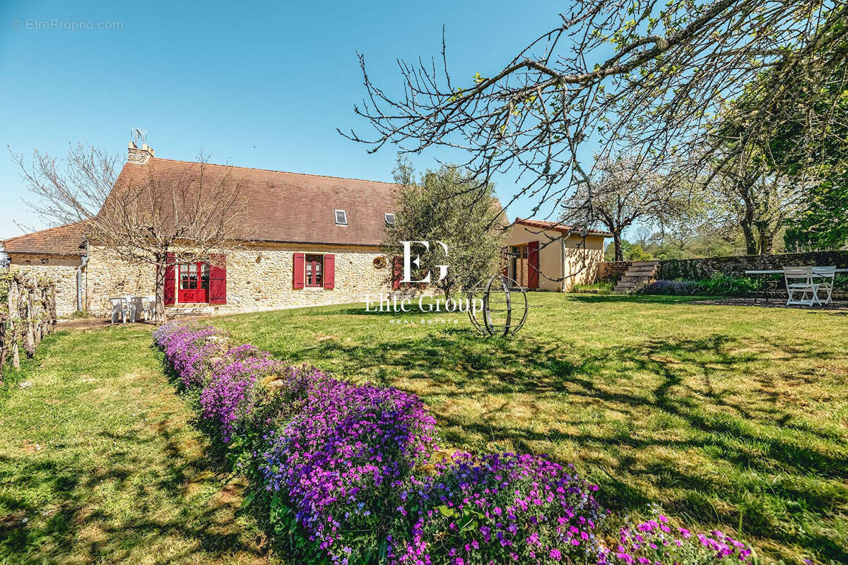 Maison à LE BUISSON-DE-CADOUIN