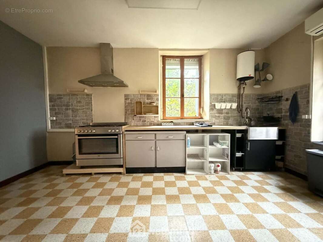 Vous pouvez y prendre vos repas - Maison à MONCEAU-LES-LEUPS