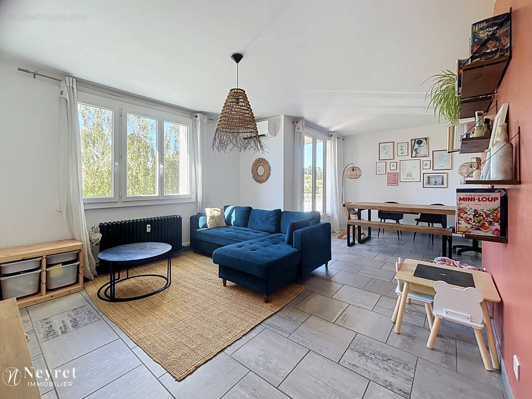 Appartement à SAINT-SYMPHORIEN-D'OZON