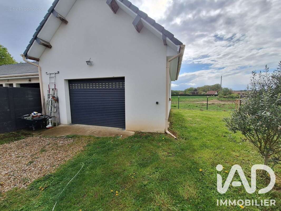 Maison 155 m² à Huest  - photo 2