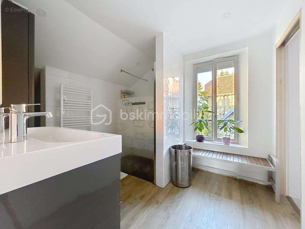 Maison à CORBEIL-ESSONNES