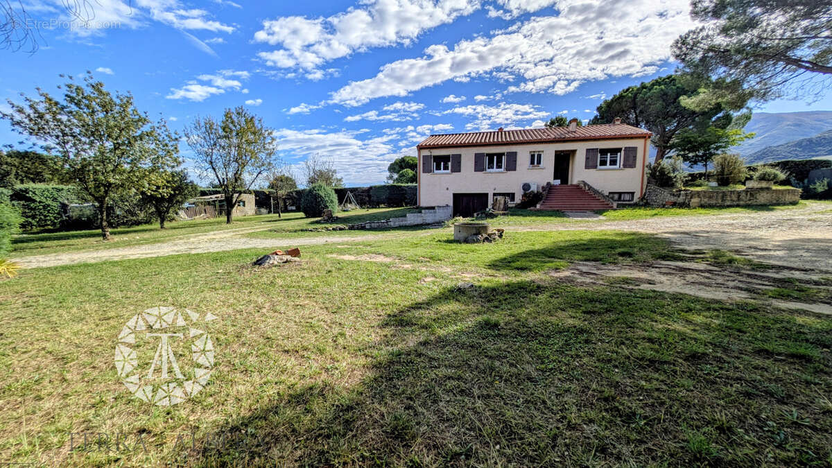 Maison à VILLELONGUE-DELS-MONTS