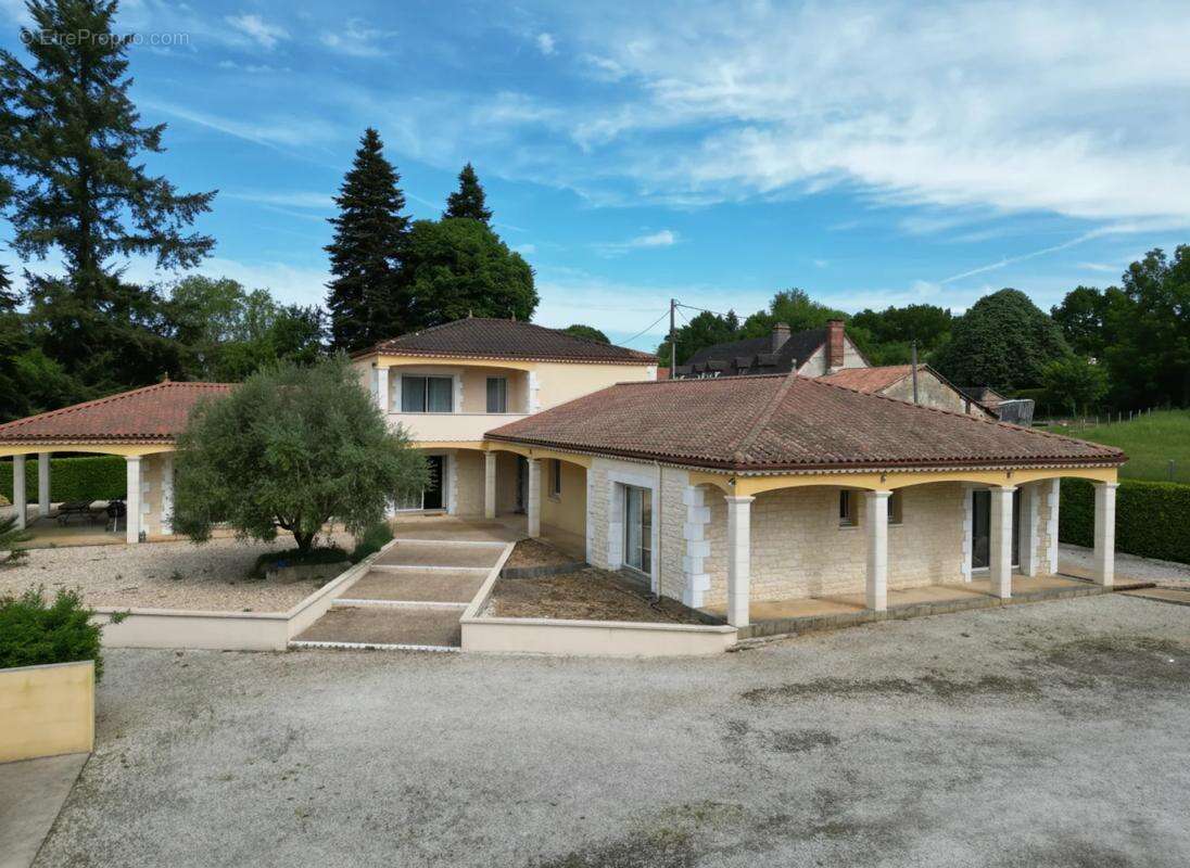 Maison spacieuse avec jardin en Dordogne - photo 3