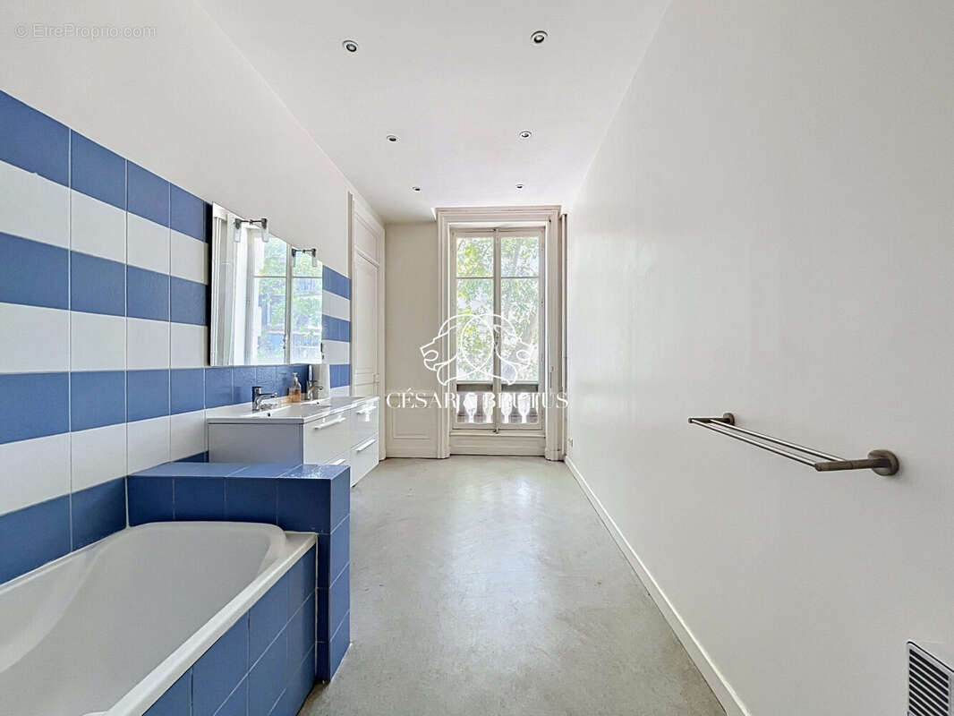 Appartement à LYON-6E