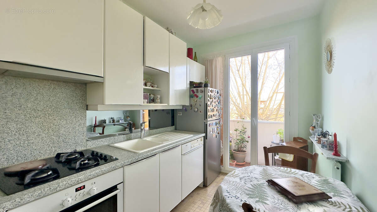 Appartement à SAINTE-FOY-LES-LYON