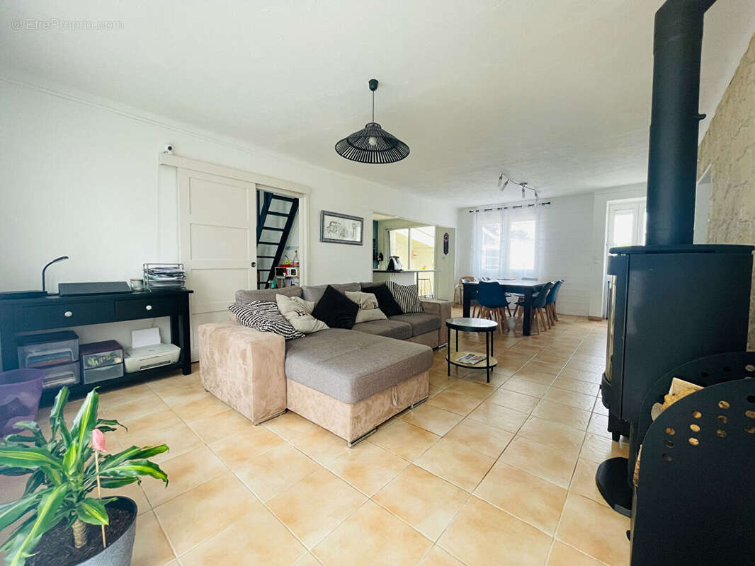 Maison à SAINT-JULIEN-DES-LANDES