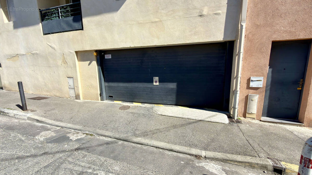 Parking à MARSEILLE-10E
