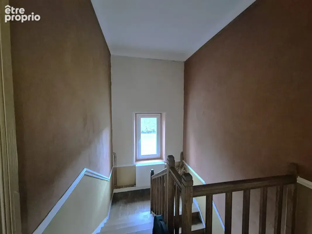 CORRÈZE. BUGEAT. Maison économe en énergie comprenant 4 chambres, un sous-sol et 2 petites dépendances, avec un terrain plat de  - photo 10