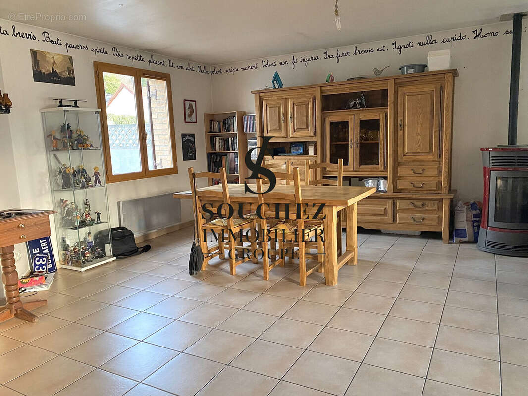 Maison à ANGRES