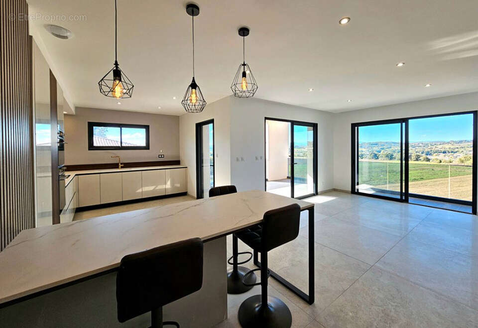 Maison à SAINT-DONAT-SUR-L&#039;HERBASSE