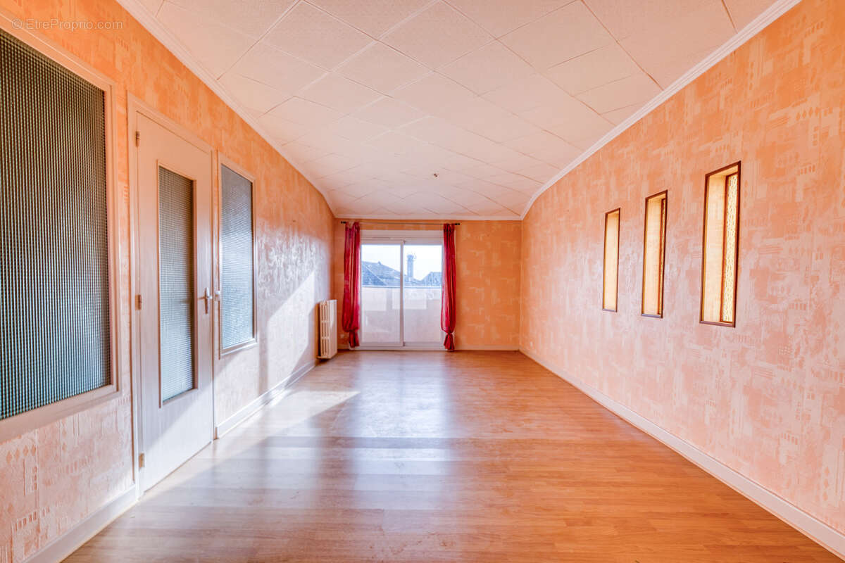 Maison familiale de caractère   160 m2   Sous-sol complet   Terrain 895 m2 - photo 4