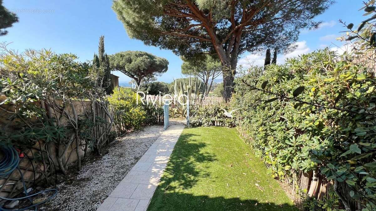 Appartement à LA CROIX-VALMER