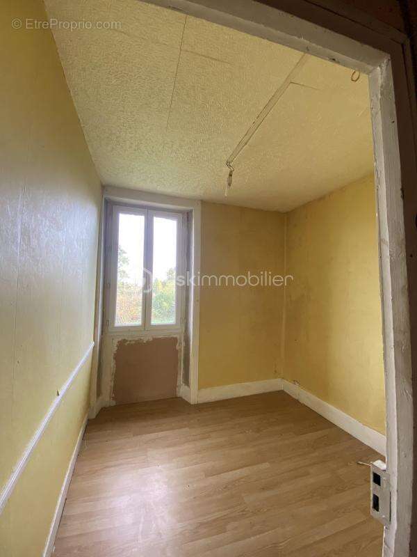 Maison à SAINT-LEGER-MAGNAZEIX