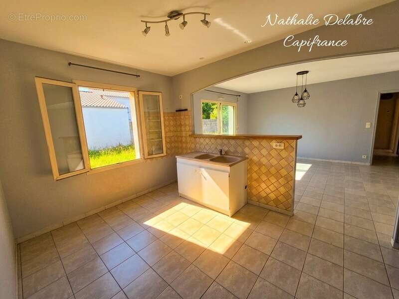 Maison à vendre 5 pièces VOUILLE (79) - photo 3