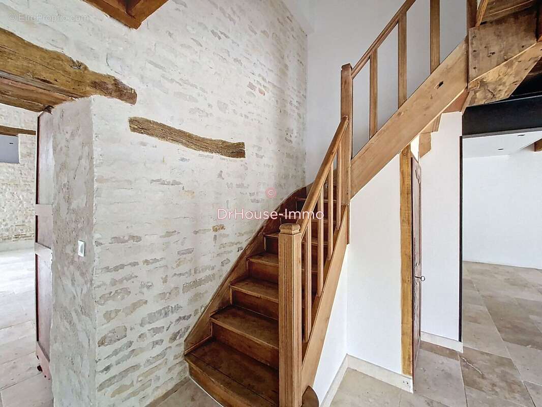 Maison 229 m² à Prahecq  - photo 6