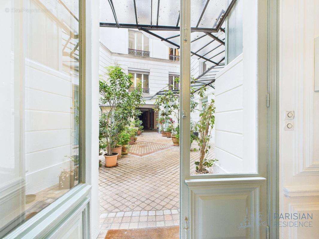Appartement à PARIS-6E