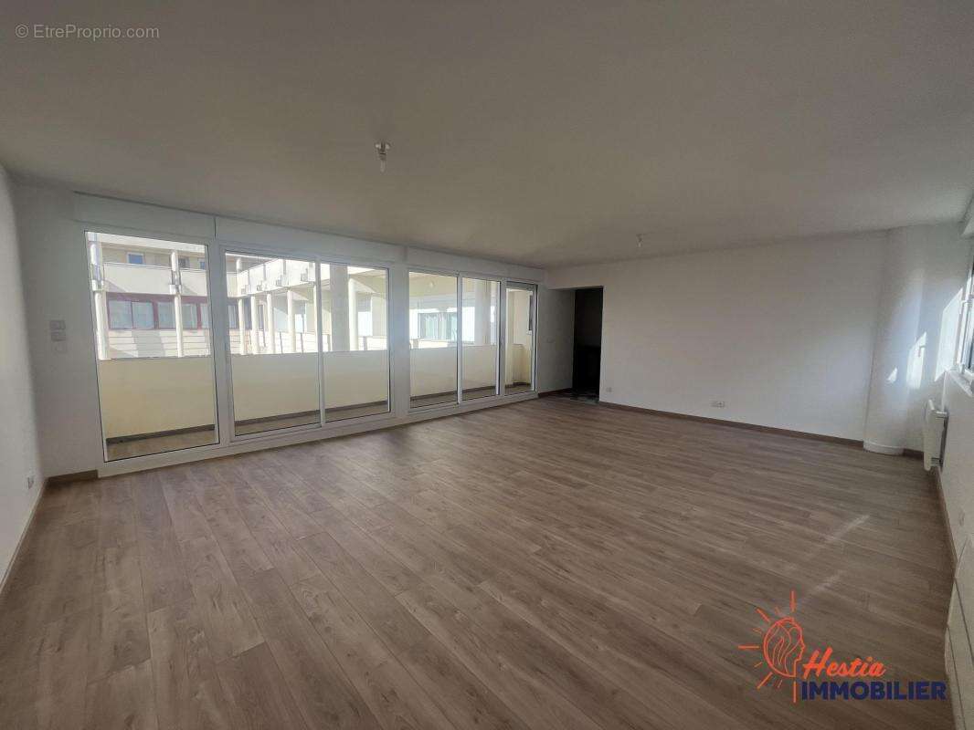 Appartement 4 pièces 92 m² - Hyper-centre de Reims - Enti? - photo 2
