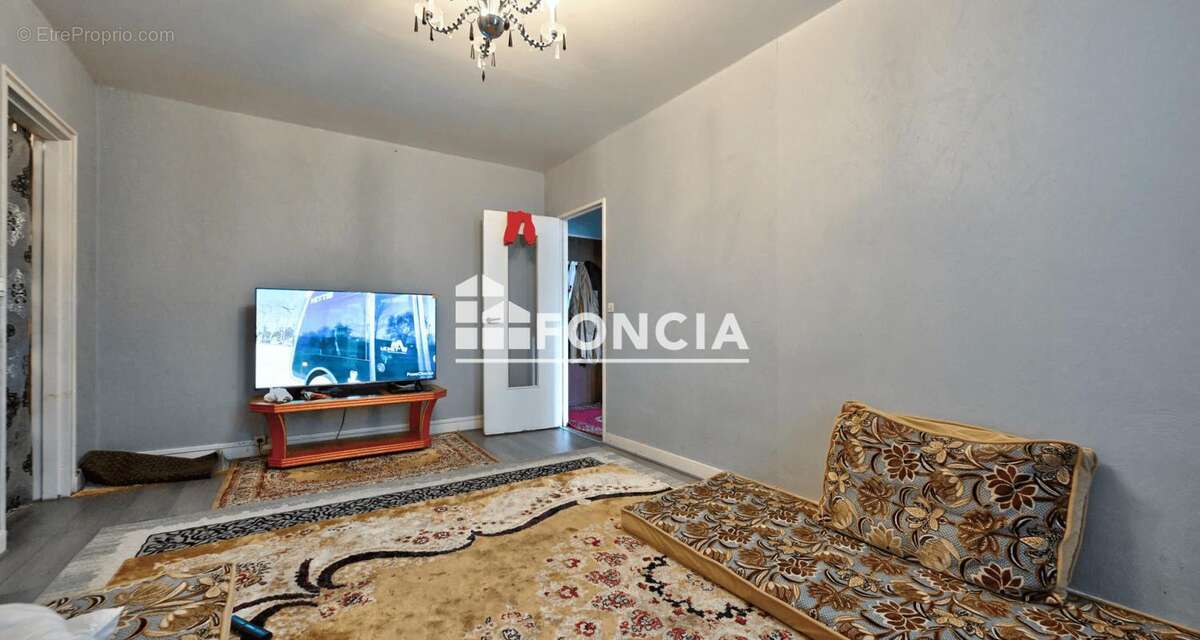 Appartement à FONTENAY-LE-FLEURY