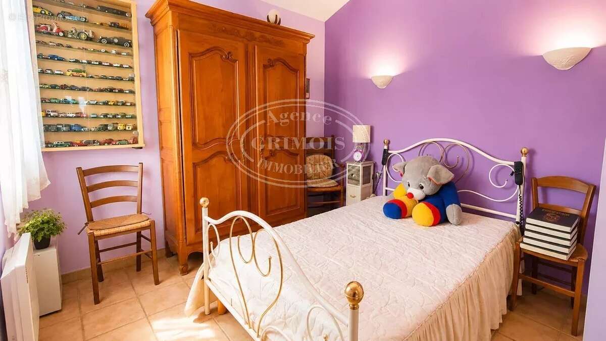 Villa de 110m² terrain de 677m² avec piscine et garage - photo 5